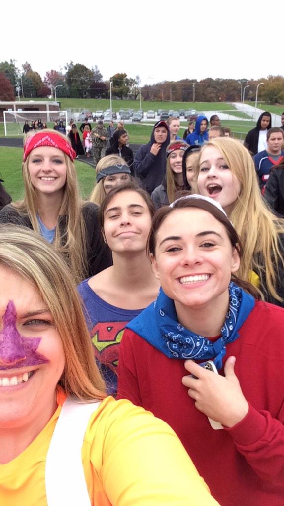 Taystrong_'s tweet photo. #tbt to when my classes were actually fun 😭 #techfeels http://t.co/WpkRlYwdsL