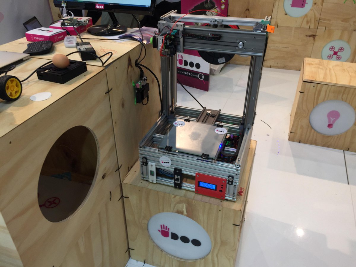 tkramm's tweet image. My new printer BB One (bbone.info) with @UDOO_Board at #embeddedworld2015