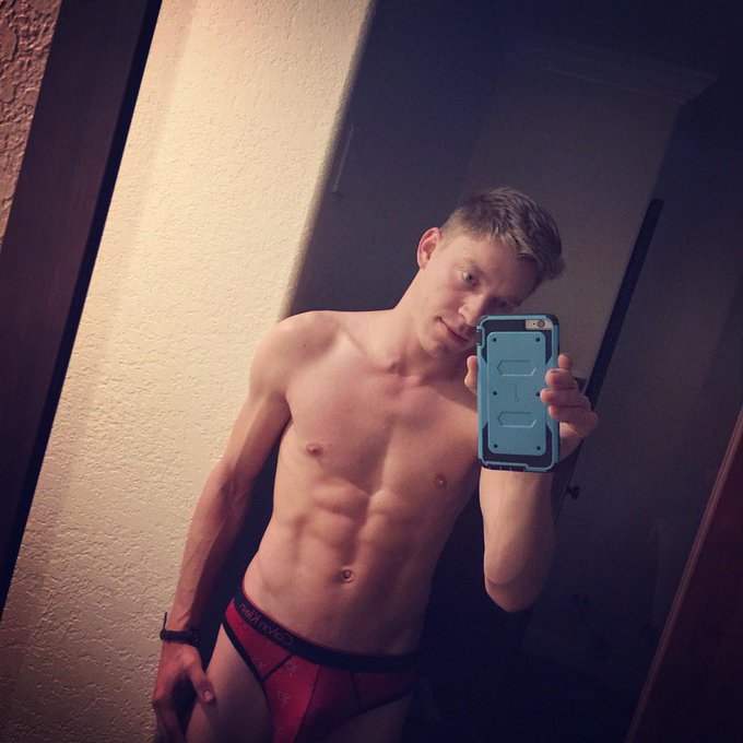 Cum check out my #camshow http://t.co/mFe4kFfJNJ #gay #Striptease @chaturbate http://t.co/eASzg6YIyV