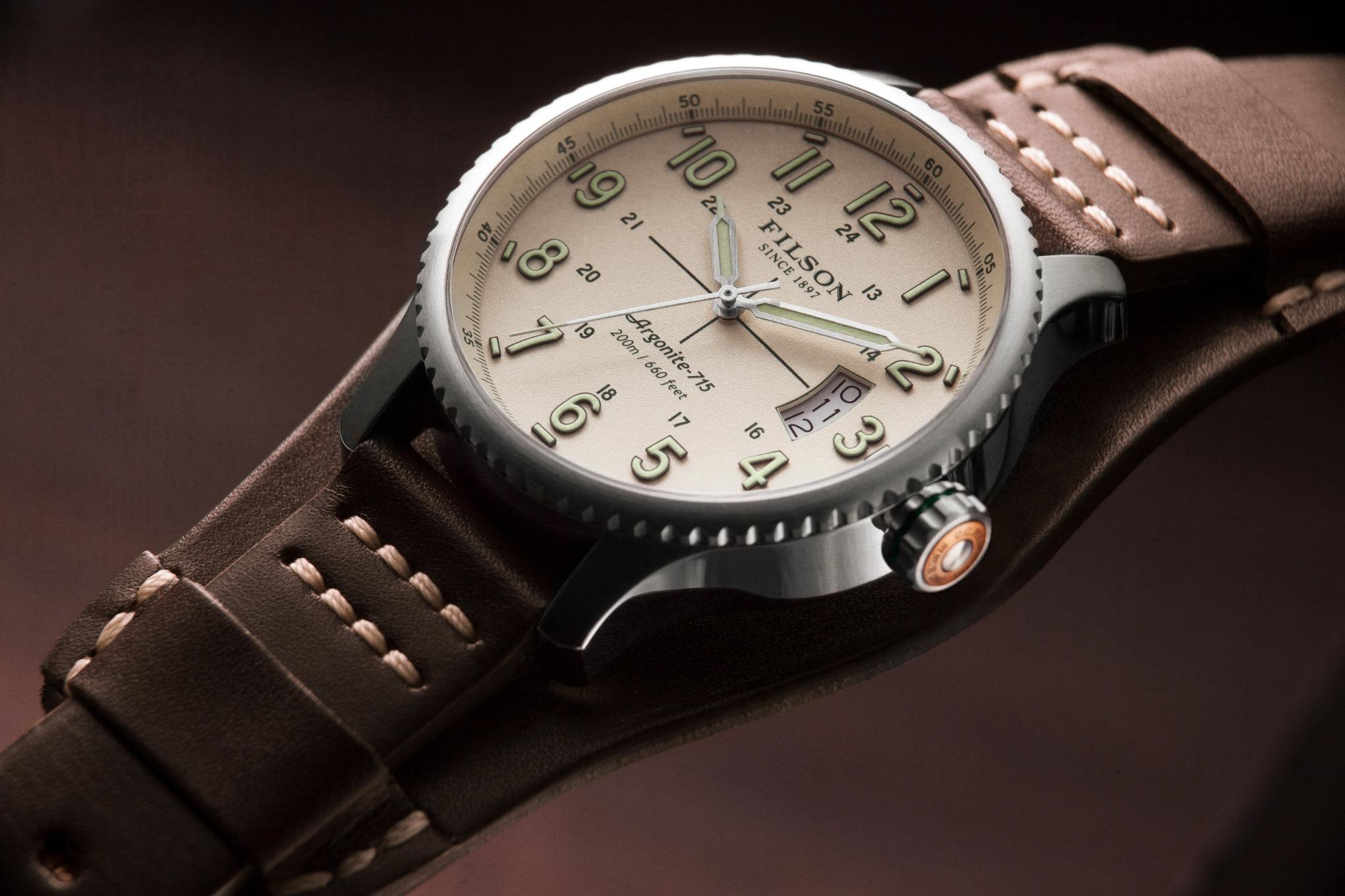 Filson on X The Mackinaw Field Watch Collection is built with the sportsman in mind. Pre order yours now http t 6TUA9fsbVi http t dSJuO8TlOX X