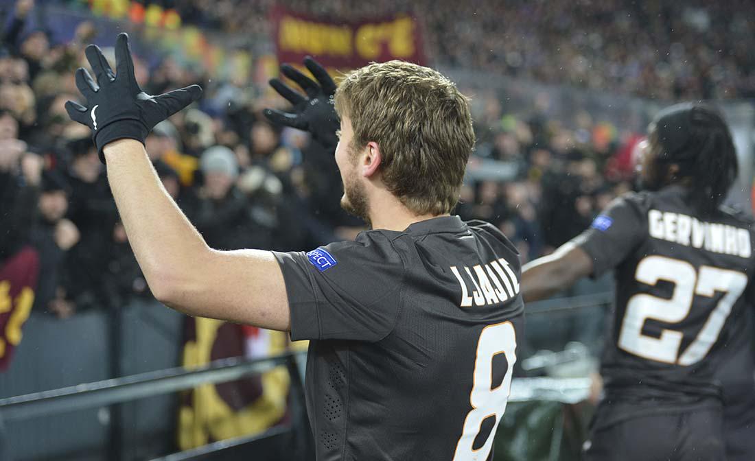 OfficialASRoma's tweet photo. Finisce il match a Rotterdam! #FeyenoordRoma 1-2 (47' Ljajic, 55' Manu, 58' Gervinho) http://t.co/MwDvfAaYEa