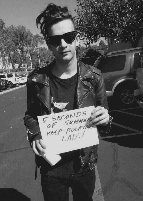 The1975Report tweet picture