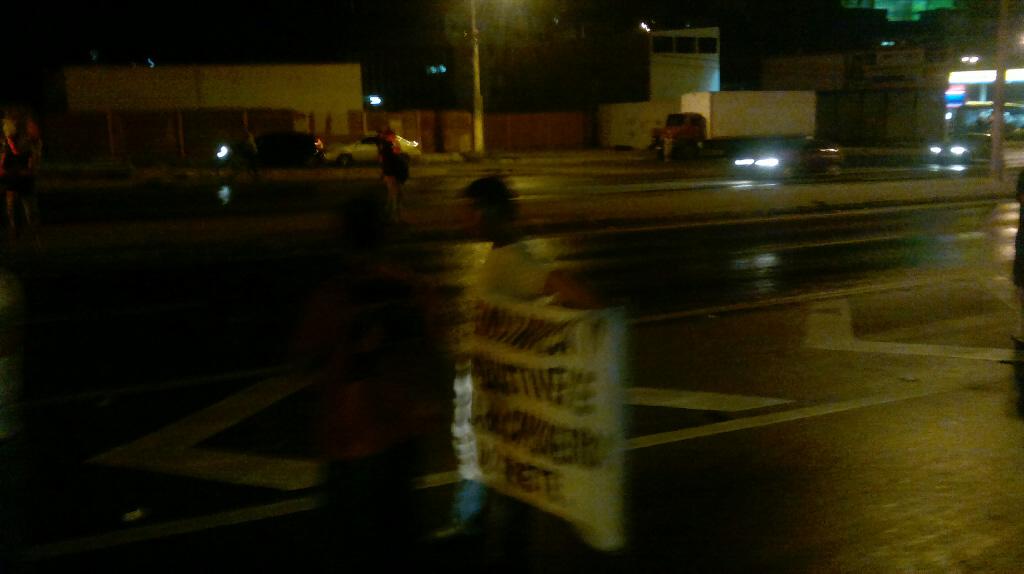 Fila de Banco tweet media