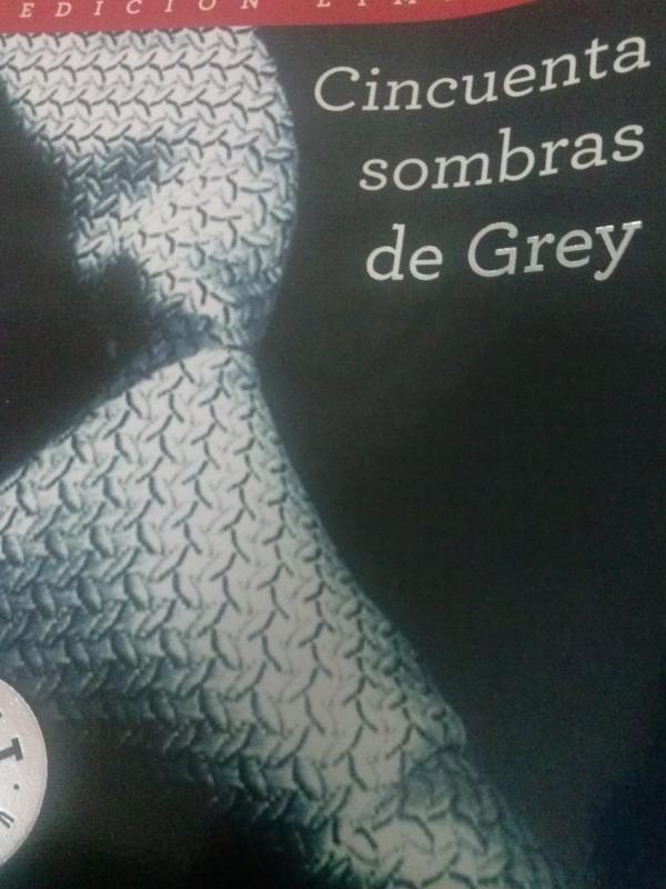 Lucia_glvz's tweet photo. Buenas noches señor grey seguimos? #greytime #50SombrasDeGrey http://t.co/AU7r4l8JqG