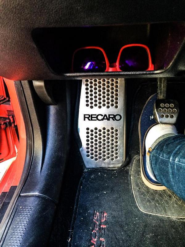 ¡Os animamos a mandarnos vuestras fotos con nuestras pegatinas! Aquí uno de ellos nos deja su #leoncupra bautizado.