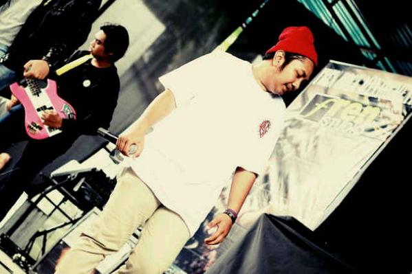 Ini bang dani, ciri2nya perutnya agak tembem : )