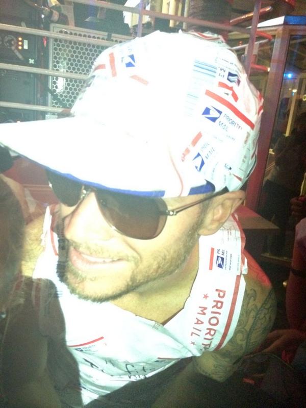 HeatherB71982's tweet photo. Hi, my name is @brian_littrell and I am a beautiful man! #DoesntPlayFair #SoDamnHot http://t.co/V3i8ewMhUY