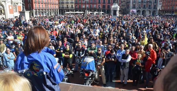 GOclick_es's tweet photo. La manifestación del viernes fue un éxito desde goclick.es nos sumamos al apoyo @pinguinosmotos #Valladolid #goclick http://t.co/yDOhQKbqHA