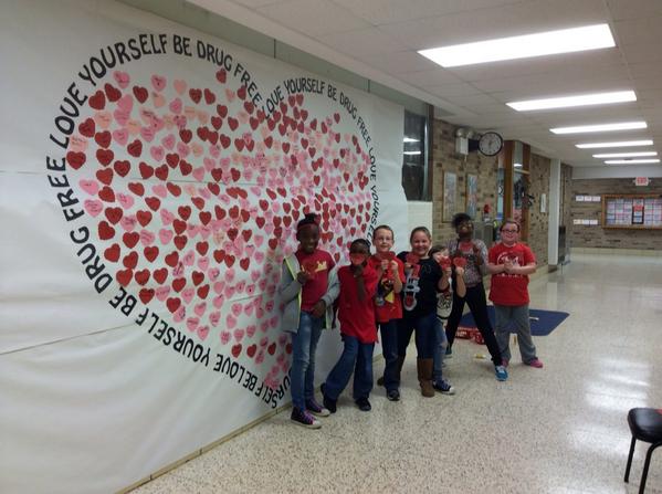 edison4thFPS's tweet photo. Showing our love for a drug free world over here at Edison! http://t.co/BC5TCF6gPC
