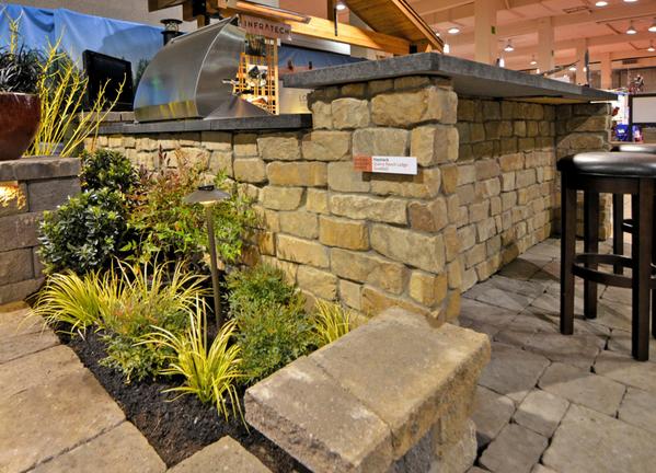 Thinking of adding a grilling station to your backyard? Use our #Haystack #Natural #Stone for a clean, sharp look.