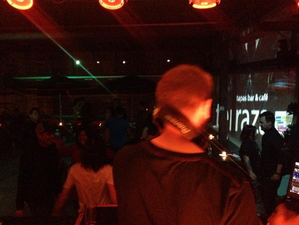 Fredhel's tweet photo. Gracias @jazzbasurto @adanolgbar @terrazacce por la magnificas noches que nos brindan! @DJStasik http://t.co/Gjf59Uxakp