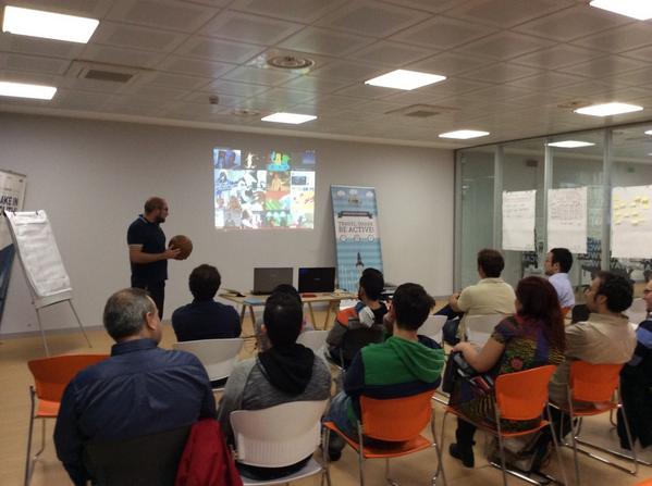 cicciospam's tweet photo. @fallicalive racconta di #GamesWeek2014 ad #AppIdee "non solo mercato consumer ma finalmente anche business & game" http://t.co/Z0fJKkRnAT