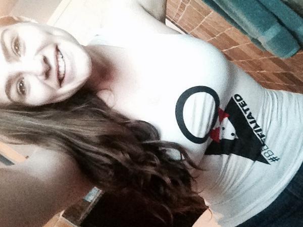 fckingfowler's tweet photo. I look gross but finally got my #BeAffiliated tank top💕😍 thanks @yeaitspooh http://t.co/N1DBKF8zV7