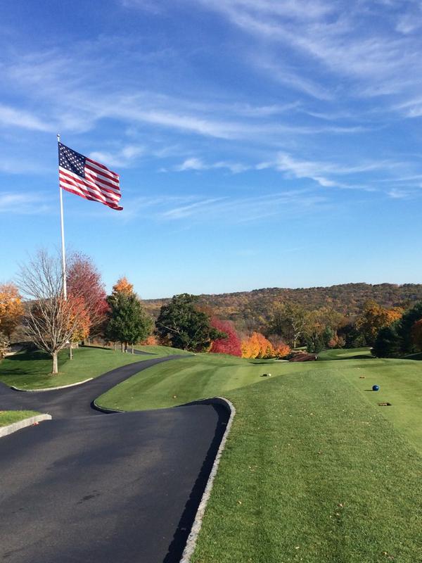 JonathanRenza's tweet photo. Fall golf @realDonaldTrump #trumpwestchester http://t.co/880TLNtsL5