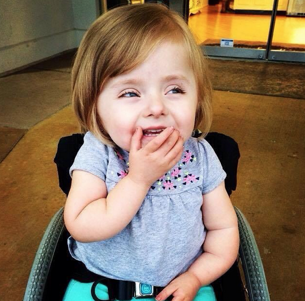 ChiveCharities's tweet photo. #ChiveNation keep Zoe in your prayers. She's having emergency spinal surgery Thursday to regain movement of her limbs http://t.co/zZUAllKvKS