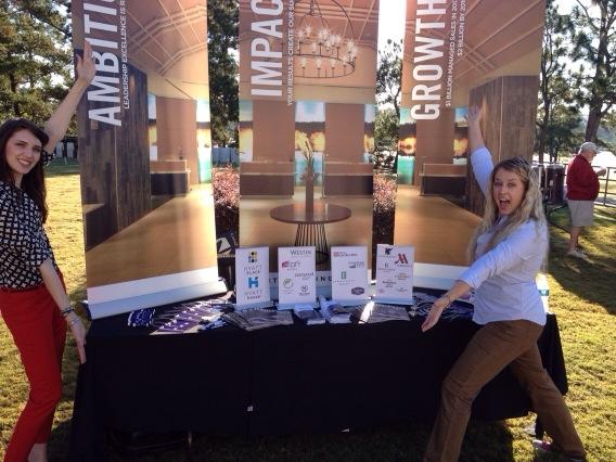 CalleyWLS's tweet image. .@whitelodging spending a great day with @uhsales @UHBauerCollege students at #PES golf tournament! #Yes2WLS