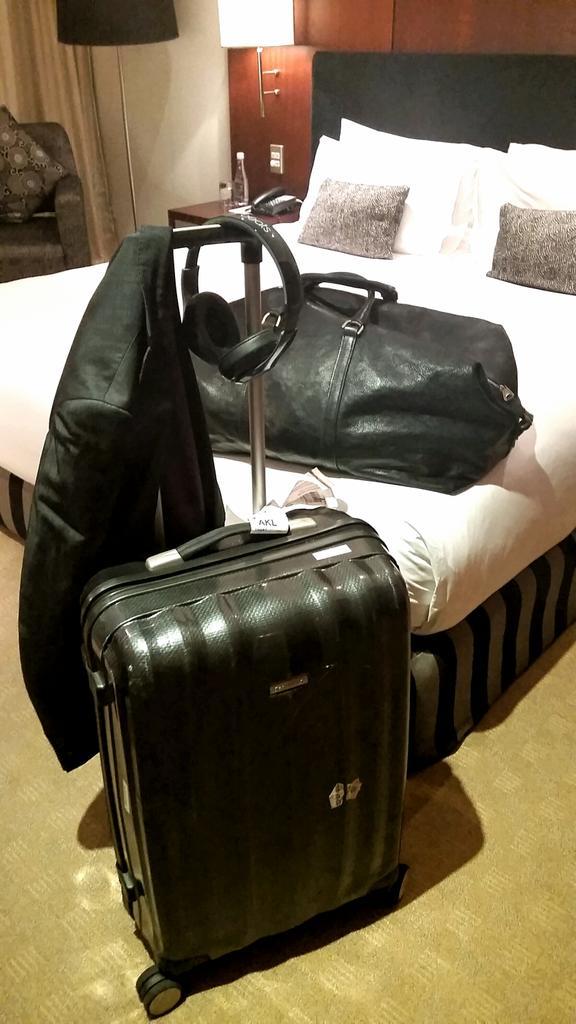 After 23 hour ' s Aqua has arrived  to Auckland.