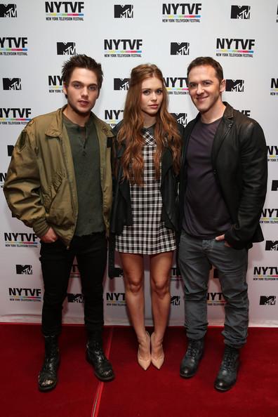 xTeenWolfPT's tweet photo. Dylan Sprayberry, Holland Roden e Jeff Davis no evento Teenage Wasteland em Nova Iorque. [5/5] http://t.co/fBq1mnK9lh