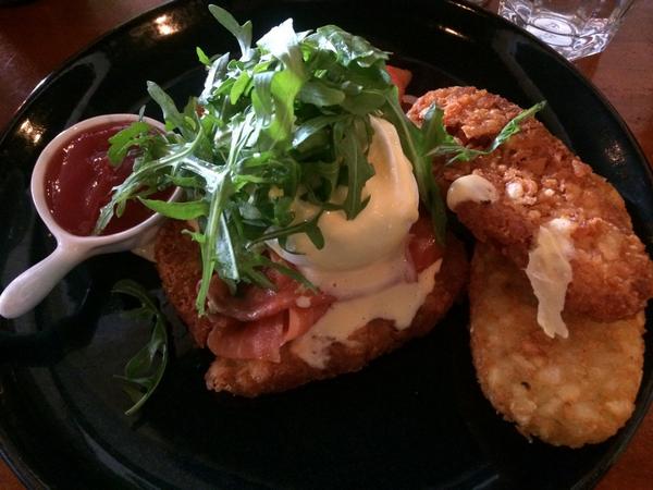 JulieAnneGrasso's tweet photo. @leroyscafe rocking the Newport Hollandaise http://t.co/ok7i3pa2TF