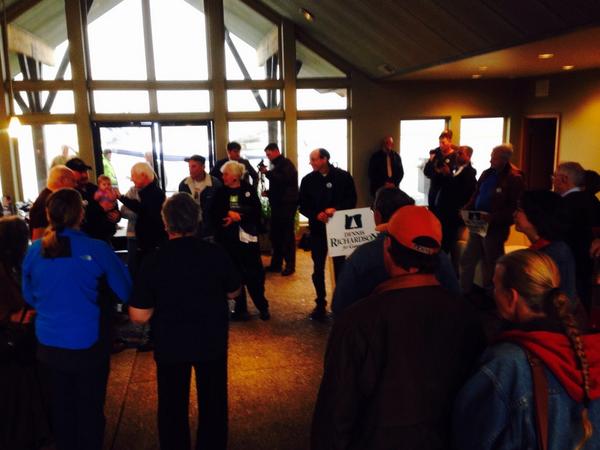 TeamDRichardson's tweet photo. Ton of support for @DRichardsonOR in Coos Bay during the OR Reboot Tour #ORGov #RetireKitz #ORpol http://t.co/m0ZChaKqQR