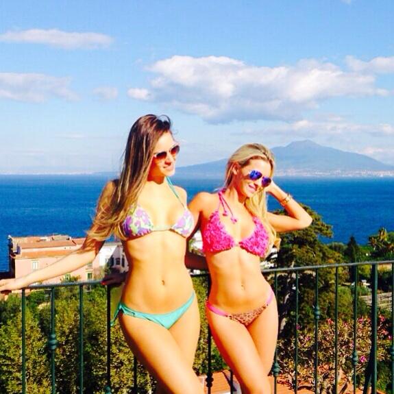 Más con @GiuliMaglietti en Capri!! http://t.co/PoMd6cYCec