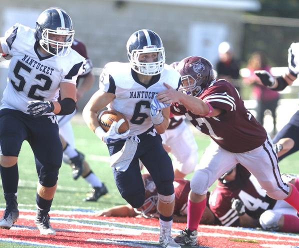 JPowersIM's tweet photo. James Aloisi runs for a #Nantucket Whalers TD in 2nd quarter vs  West Bridgewater on Sat. Whalers up 14-0 at half http://t.co/TL7pZZFsHD