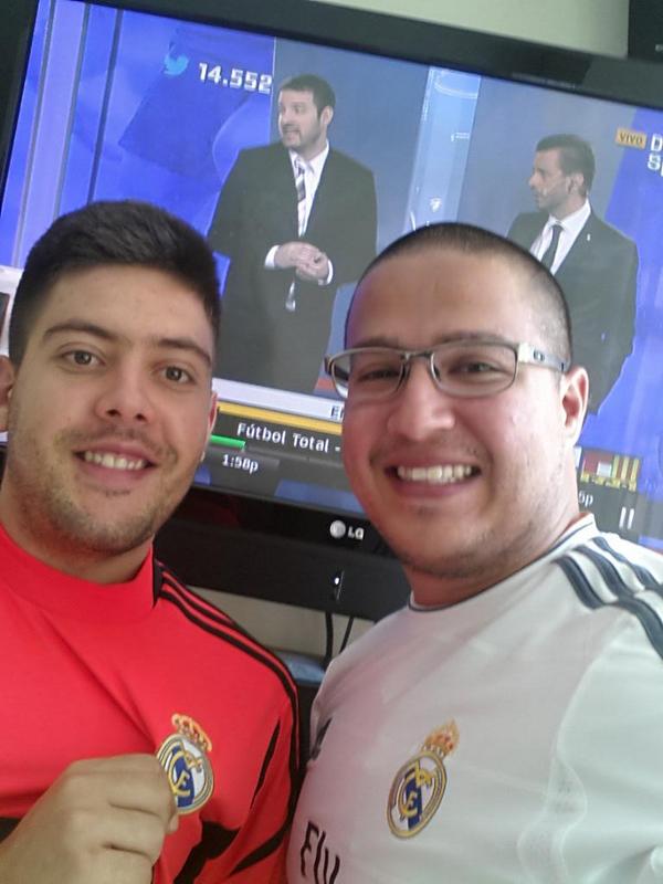 caiche10's tweet photo. #futboltotaldirectvselfie saludos desde barquisimeto, Venezuela, hala madrid http://t.co/qHidZPRjEc