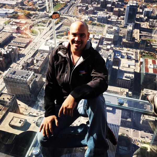 Raul El Pelon En El Skyledge Chicago Http T Co Bsr0cvxx35 Twitter