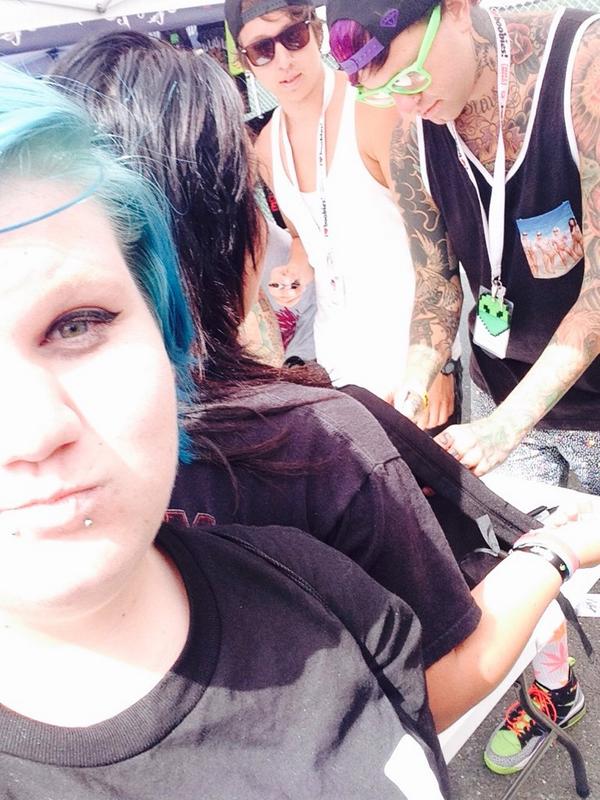 FRONZILLAS's tweet photo. If you guys were wondering i am not Fronz im his "daughter" 😂👌 and thats me in the pictures http://t.co/EwVhts1Chi