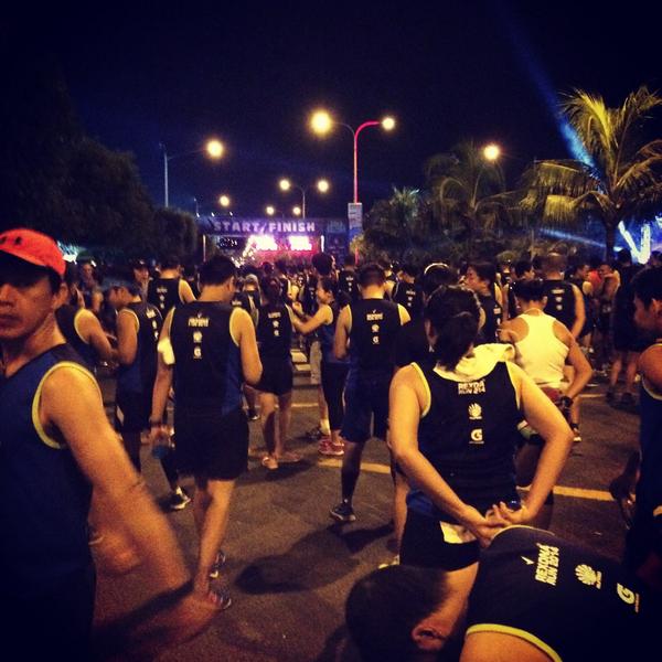 kimmedallon's tweet photo. Pre-guntime jitters :-) #RunToYourBeat http://t.co/fvyXYyi7Mx