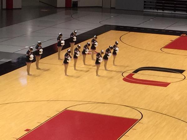 Union_Athletics's tweet photo. @UnionPom JV performing now!! http://t.co/vxRfsmJI4M