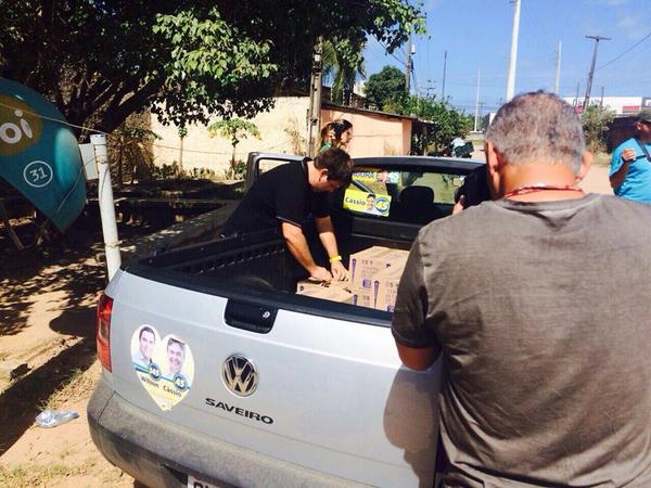 juventude45pb's tweet photo. Água era o q tinha dentro do carro revistado pela policia na Produtora d Cássio, mas tem gente q prefere mentir... http://t.co/NFV51EVsVK
