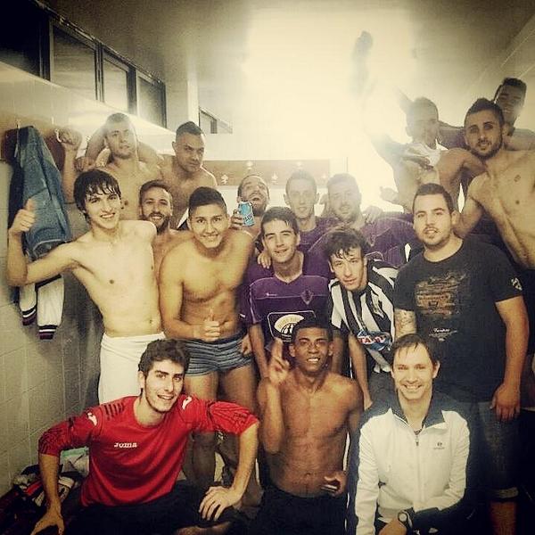 Manuelexma's tweet photo. Tarde o temprano estaba claro que volveriamos. ¡¡¡¡Vamos RAYO!!!! http://t.co/7I1VFS5xCD