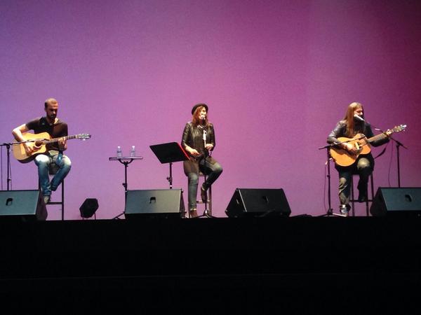 chenoafanclub's tweet photo. Una gran canción  #DancingWithAnotherMan y #CuandoTuVas cierran este concierto de @Chenoaoficial lleno de magia!! http://t.co/DfiVgMQVNb