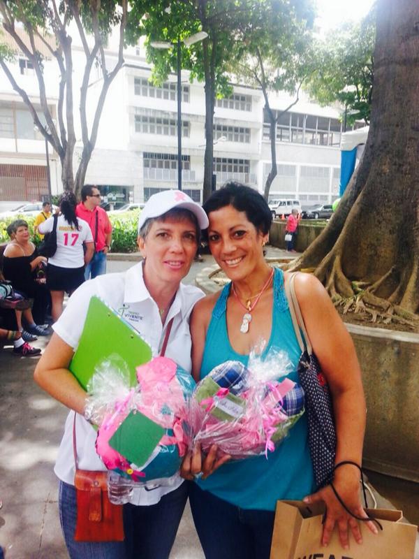 corazones_rosa's tweet photo. Encantadas de conocerte Regina! orgullosas del trabajo de @Trofeoviviente aquí estamos para lo que necesites ❤️ http://t.co/mnhFqAryJN