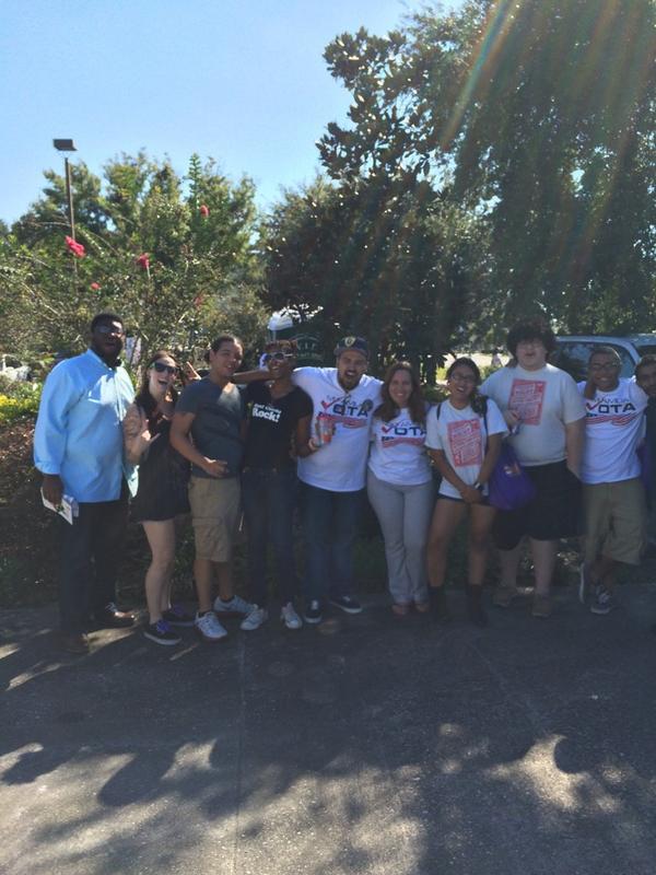 CFLCLAA's tweet photo. First #Votelando @Votelando #earlyvoters going to the poll now @LCLAA @CFLCLAA @CentralFlJwJ http://t.co/xjirZfgsmM