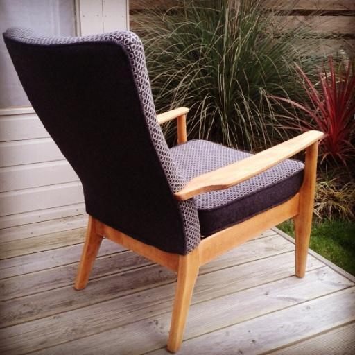 sprucedupho's tweet photo. This week I'm mostly  leaving my job to concentrate on #spruced #upholstery #midcentury #parkerknoll #classic#bute http://t.co/2RD6hJvtBX