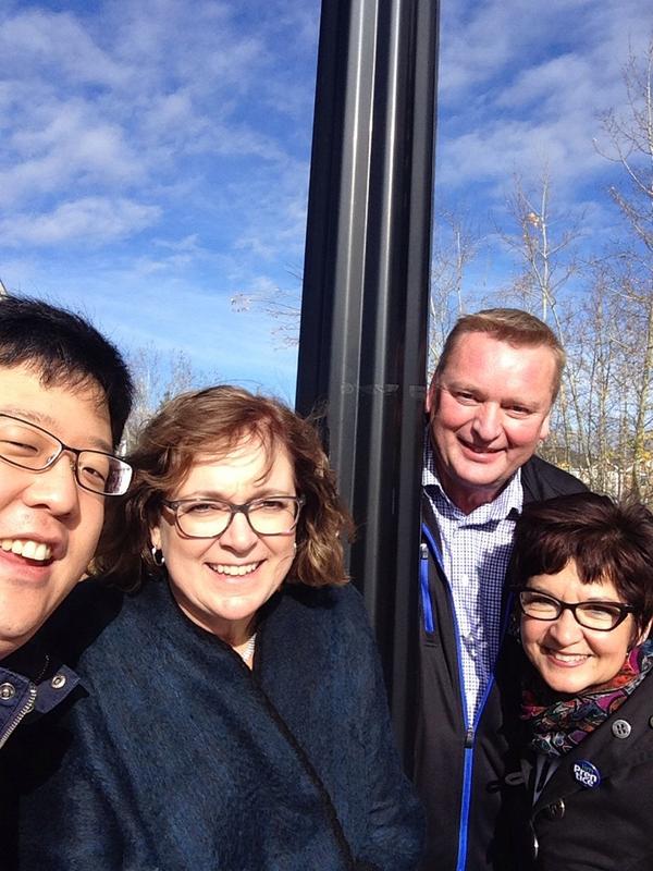 JSRyu2025's tweet photo. Doorknocking w @LindaJohnsonMLA, @MLA_W_Drysdale + wife @SherryADrysdale in #yyc for @MikeEllisPC! #ableg http://t.co/5ahr4OYFbA