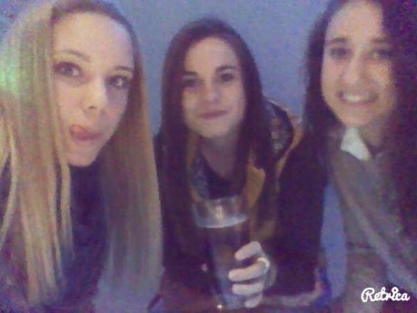 LorenaAlfaro5's tweet photo. Almonteando!! @martaasoriano95 @LoliMarin3 😍😍 http://t.co/9Ah3wI6tsq