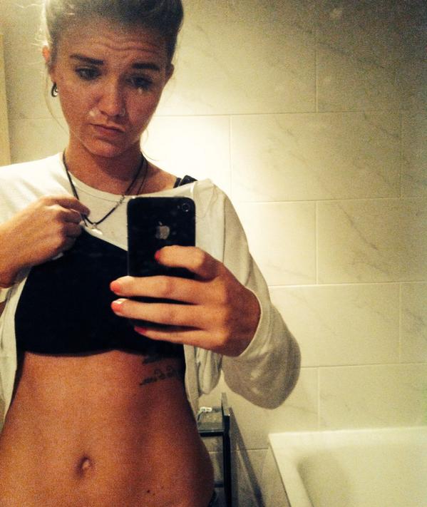 hettzcoe's tweet photo. How to get abs-1.obtain cold-2.eat only soothers-3.loose appetite-4.cough relentlessly for 2 days #jobdone #sickabs http://t.co/Ik8rQWcrv4