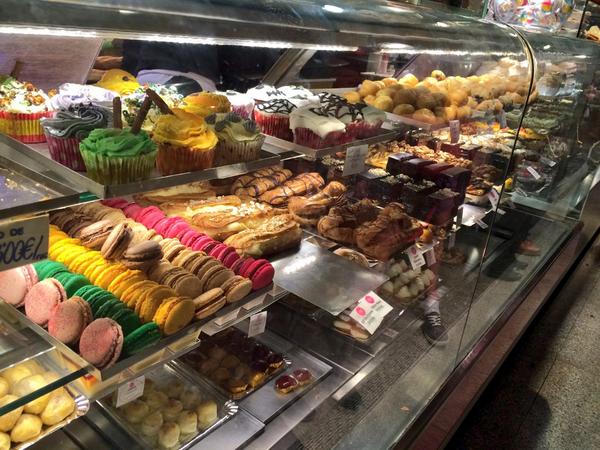 JordiGarcia92's tweet photo. De tapeo con @pepdelamora @RT1281 @EdumassoG91 por el mercado de San Miguel #Madrid #Marquesos #Agafeulos #foodpor http://t.co/HQ0fixuhgt