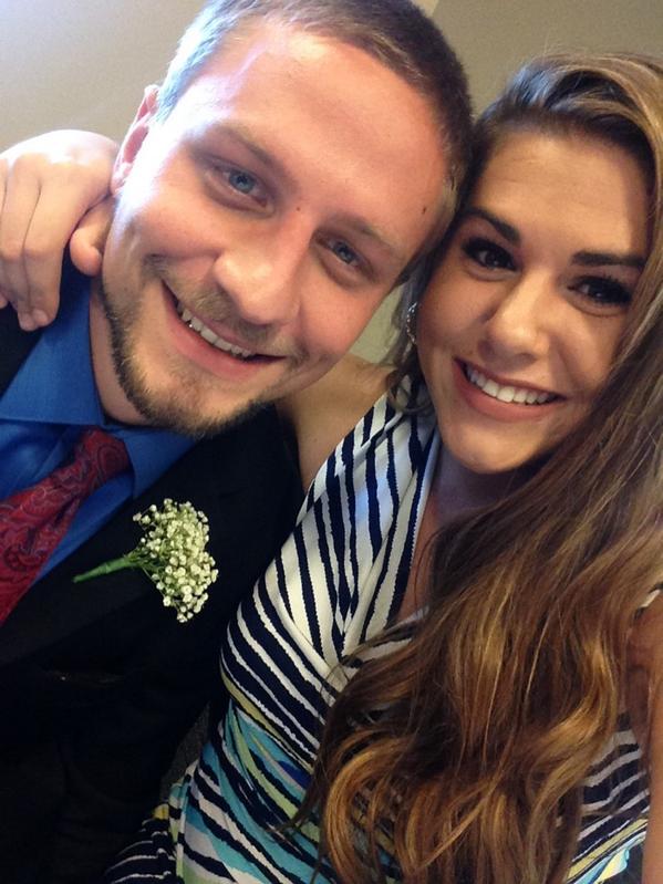 madmoneydoe's tweet photo. wedding selfies 💏💞 #notourwedding #notyetanyways 😌 http://t.co/Zn14LhkFWb