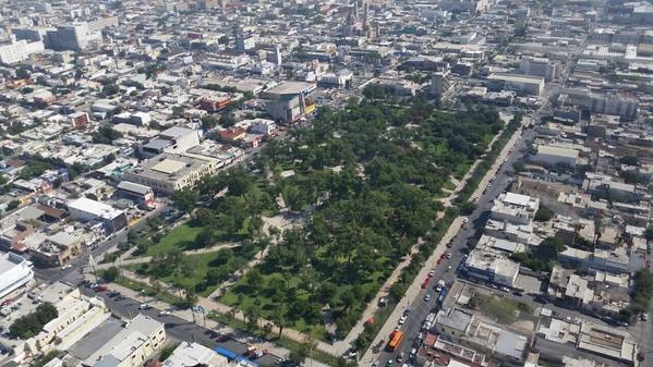 MtyCreativa's tweet photo. La Alameda vista desde el aire #mtycreativa http://t.co/bPS9Dpa8aY