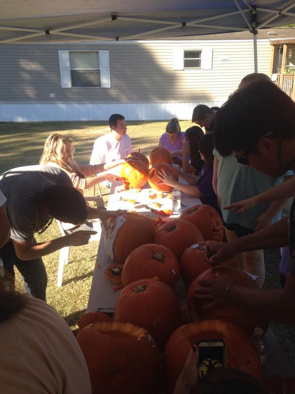 KA_Lamar's tweet photo. Carving pumpkins with the lovely ladies of @axogammaphi for our mixer! #KAXO #fallfun #feelslikejuly http://t.co/Jpp7prmQVN