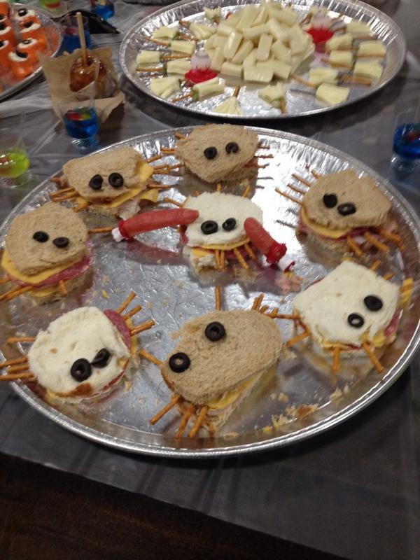 grace_balta's tweet photo. @0983Hackensack @HomeDepot Celebrating $80000 recoveries #SnacksToDieFor#MummyDogs #MudPie #AppleTeeth #SpiderWiches http://t.co/DBxkTBpPaF