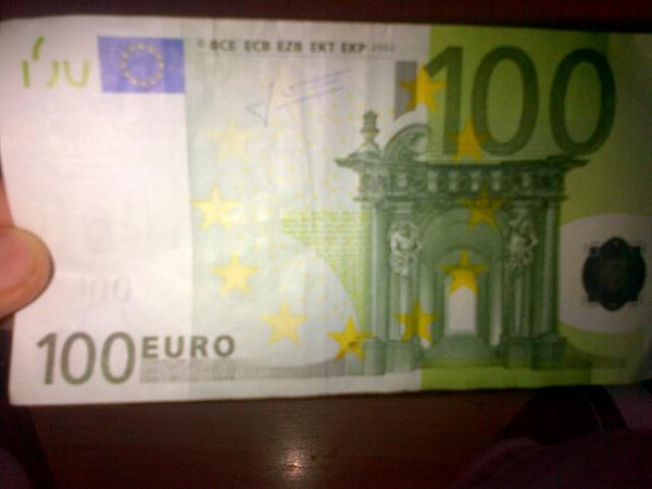 dylan1151's tweet photo. In BELGIE fijne avond iedereen http://t.co/NOu1KnSePR