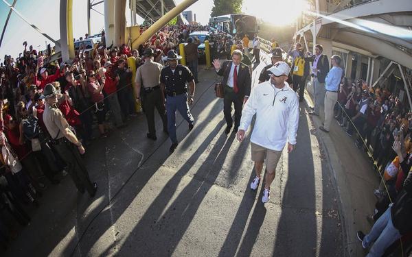 AlabamaFTBL's tweet photo. The Tide has arrived for #BAMAvsTENN. #RollTide http://t.co/9hfGZ5aRiD