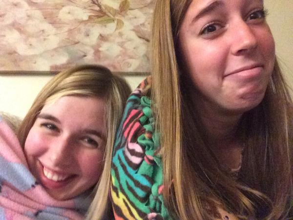 bschrieber10's tweet photo. Saturday night snuggles 🐷 http://t.co/AsVwh6D5RE