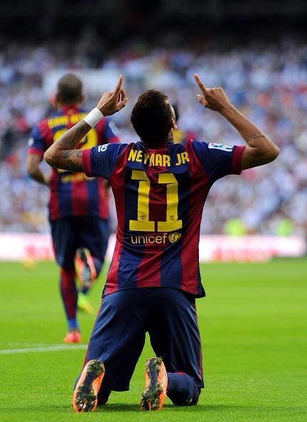 KTBFFHes's tweet photo. Celebración #ViscaBarca #Neymar #Messi #Iniesta #Suarez #RealMadridvsFCB http://t.co/e9WejU8UdM