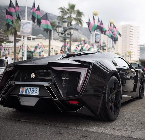 carspix's tweet photo. Lykan 😏⚫️ http://t.co/HqurijF6W5